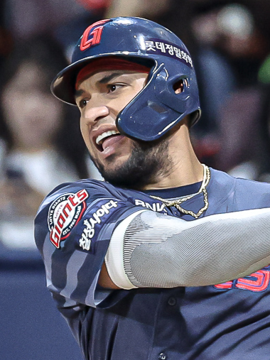 200안타 초읽기 들어간 롯데 레이예스, 서건창 넘고 KBO 새 역사 쓸까?