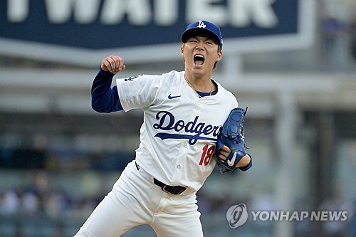 오타니는 침묵했지만… '야마모토 인생투' 다저스, 샌디에이고 꺾고 NLCS 진출