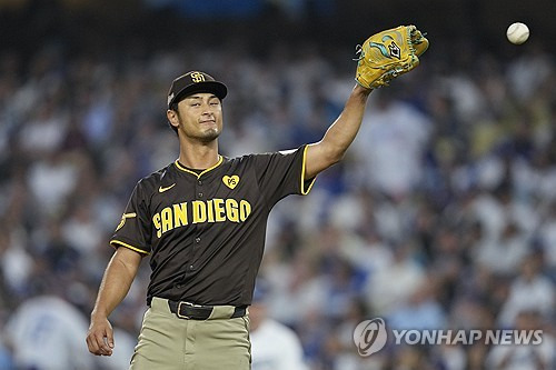 오타니는 침묵했지만… '야마모토 인생투' 다저스, 샌디에이고 꺾고 NLCS 진출