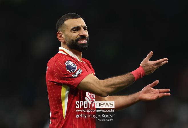 손흥민보다 더 억울한 케이스…'26경기 20골 17도움' 살라, 역대급 전반기에도 보스만 룰까지 하루