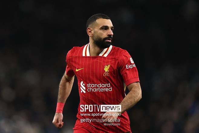 손흥민보다 더 억울한 케이스…'26경기 20골 17도움' 살라, 역대급 전반기에도 보스만 룰까지 하루