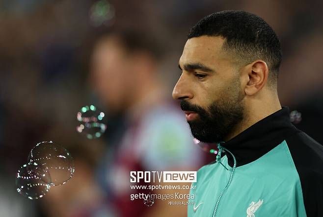 손흥민보다 더 억울한 케이스…'26경기 20골 17도움' 살라, 역대급 전반기에도 보스만 룰까지 하루