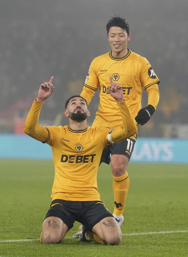 [오피셜]황희찬 울버햄튼 '공격의 핵' 2경기 출전 정지+8만파운드 벌금, FA '주먹질 난장판' 징계 발표