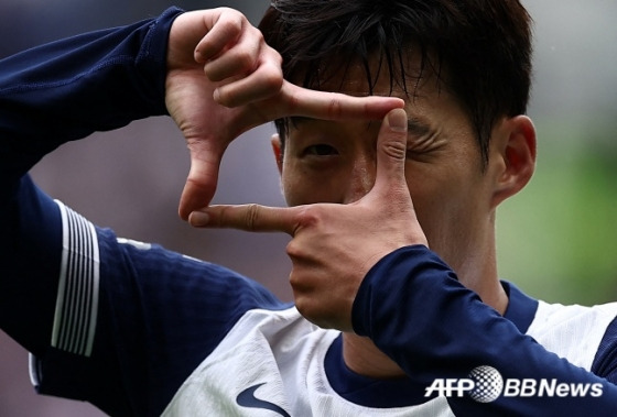 '영혼의 듀오' 케인 환호! '손흥민 뮌헨행' 세기의 이적 성사될까