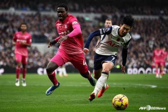 '영혼의 듀오' 케인 환호! '손흥민 뮌헨행' 세기의 이적 성사될까