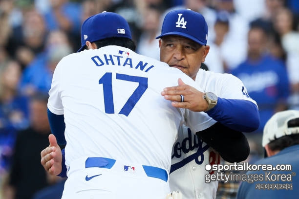 '큰일 났다' 장난이었는데...오타니, 로버츠 감독에게 제대로 찍혔다
