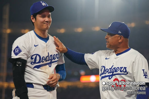 '큰일 났다' 장난이었는데...오타니, 로버츠 감독에게 제대로 찍혔다