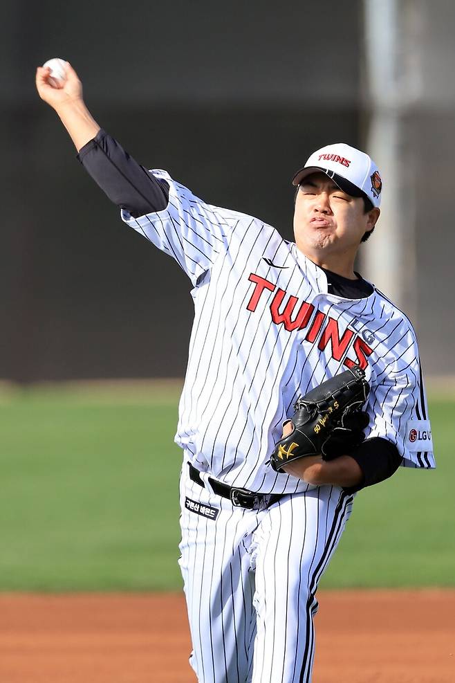 LG가 52억 다 준다고 약속했는데…운명의 한국행, 사령탑은