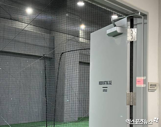 '라커룸이야? 호텔이야?' 한화 홈구장 천지개벽!…'한화생명 볼파크' 미리 둘러보니 [대전 현장]