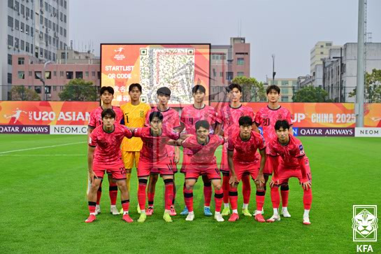 '허무한 실점' 한국, 일본과 전반전 0-1로 끌려가…8강서 이란과 격돌하나 (전반 종료)