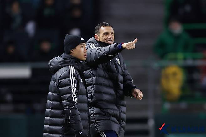 EPL 출신 감독 클래스! '포옛볼' 전북, ACL2 우승 보인다... 포트 합계 5-0 완파→8강 진출 성공