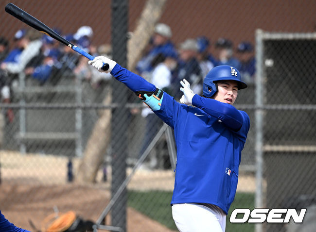 ‘와~’ 김혜성, 시범경기 개막전 2루수 선발 출장…로버츠 감독 “기회 많이 준다” [속보]