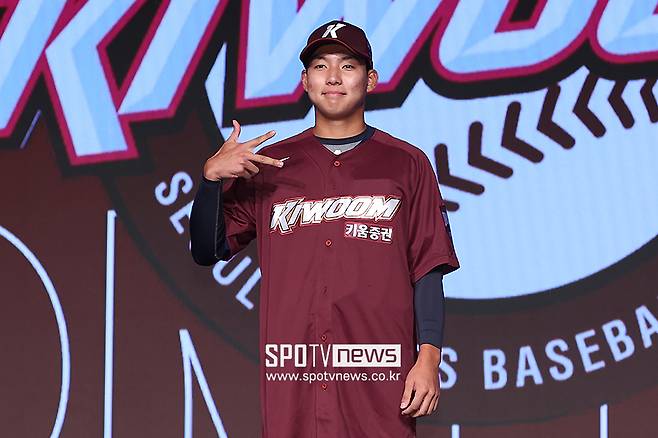 이래서 지명권 트레이드 했구나…19세 신인이 벌써 146km 완벽투, 16홈런 내야수 아깝지 않다