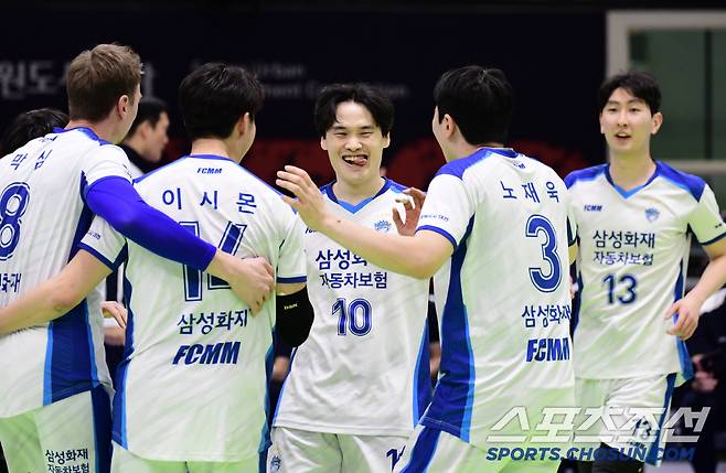 남은 경기 다 이겨도 어렵다.. '숫자 뿐인 희망' 바라보는 삼성화재, 투지의 원동력은