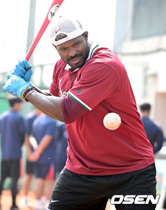 ‘한국에서 다시 만날줄이야’ 푸이그, 다저스 시절 동료 류현진 만난다 “나도 맞대결 정말 기대돼”