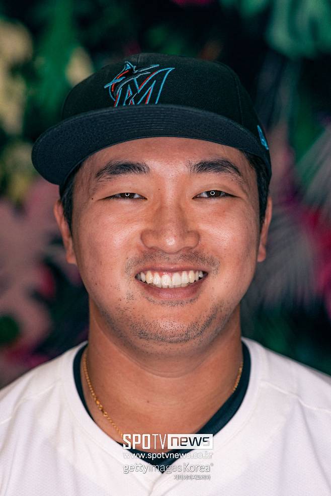 '해외토픽감 불운' 고우석 이게 웬 날벼락인가… MLB 유니폼 입고 웃으며 사진까지 찍었는데