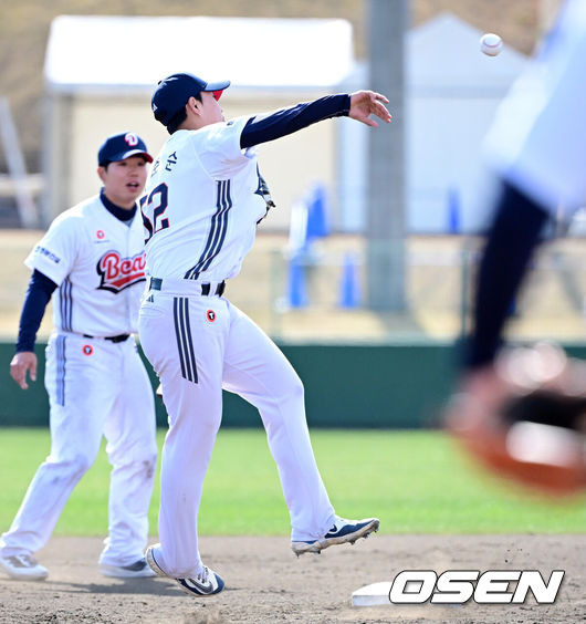 “무관중 사회인 상대 볼볼볼볼, 그렇게 던지면 선발 못해” 독해진 국민타자, 왜 김유성 향해 쓴소리 날렸나 [오!쎈 미야자키]