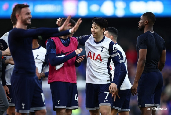 '전설 베컴·케인도 못한 대기록' 손흥민이 해냈다! 70골-70도움 'EPL 역대 11번째'... 역시 토트넘의 王