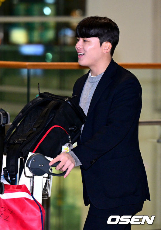 타율 3할 치고도 1군 캠프 명단에 가슴 졸인 2년차 내야수 “3할-50도루 목표, 부상 없다면 자신있어” [오!쎈 인천공항]