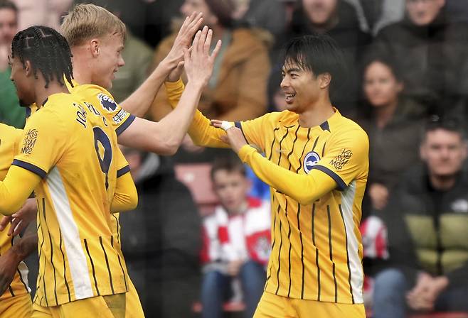 '손흥민 빙의!' 日 총알탄사나이 '40m 미친 솔로골'에 환호…