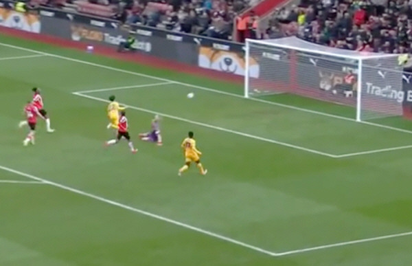 '손흥민 빙의!' 日 총알탄사나이 '40m 미친 솔로골'에 환호…