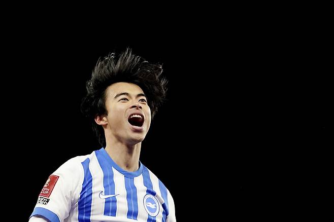 '손흥민 빙의!' 日 총알탄사나이 '40m 미친 솔로골'에 환호…