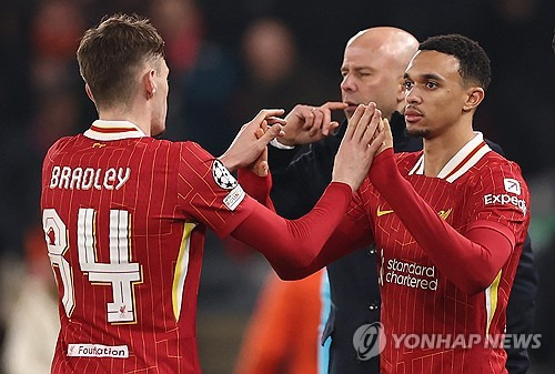 손흥민 꽁꽁 묶었더니 '연봉 650% 인상' 어메이징!… 21세 영건, 리버풀과 5년 재계약 협상