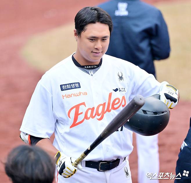 '대전 신구장' 역사적 첫 경기서 '만루포' 쾅!…비공식 1호 홈런 주인공