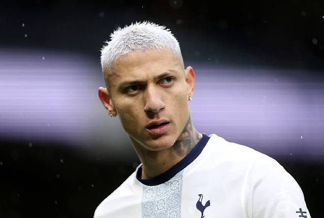 '흥민이형 잘 있어요' 토트넘 땡잡았네, 악성재고 히샤를리송 처분할 절호의 찬스. 친정팀 에버턴 팬 재영입 여론 끓어올랐다