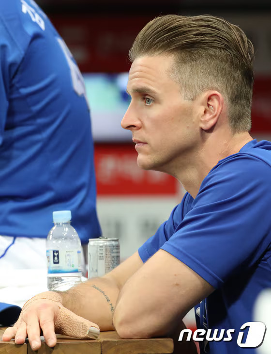 괜히 한국 떠났나? '마이너 계약→ERA 54.00' 위기의 뷰캐넌, 벼랑 끝에서 다저스 만난다...김혜성은 2G 연속 벤치