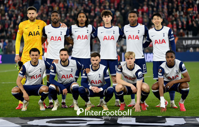 베리발, 걷어낸다는 게 토트넘 골대로...토트넘, 자책골로 인해 0-1 끌려가 (전반 종료)