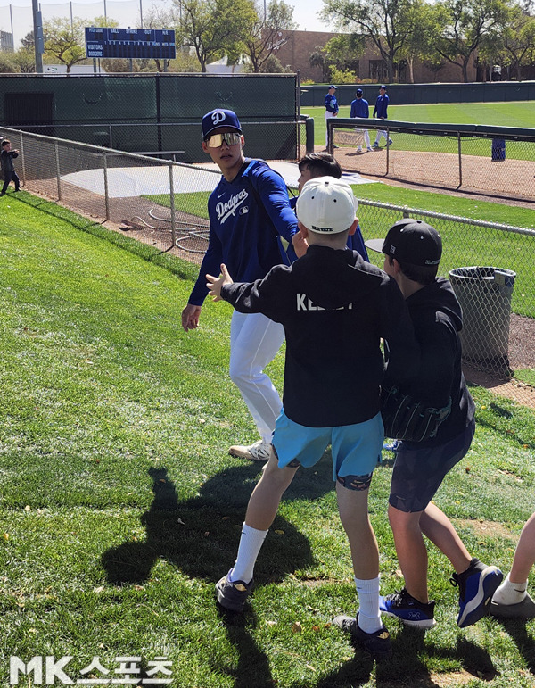 김혜성, 이틀 연속 교체 출전...감독은 “개막전 근접한 라인업, 2루는 아직 미정” [MK현장]