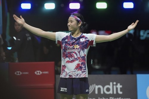 안세영은 가뿐, 라이벌은 아찔···오를레앙 마스터스 27분 만에 8강행, 천위페이는 심유진에 53분 진땀승