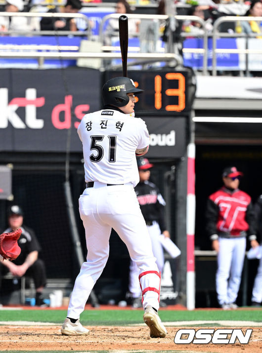 “6cm 찢어졌다고…” 한화전 위해 칼을 갈았건만, FA 보상선수 옆구리 부상 이탈 ‘4주 지켜본다’ [오!쎈 수원]