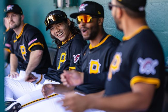 '타율 1위+최다안타' 타자가 이렇게 푸대접 받다니…배지환에게 ’4번째 외야수’도 허락되지 않나