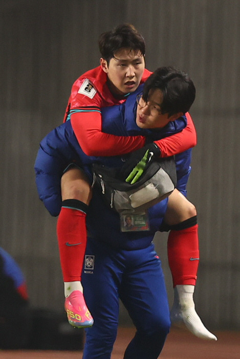 '멀뚱멀뚱' 정신줄 놓은 韓 축구, 이강인 아픔→황인범 복귀…홍명보호 요르단전 재소집, 사활 걸어야 위기 탈출