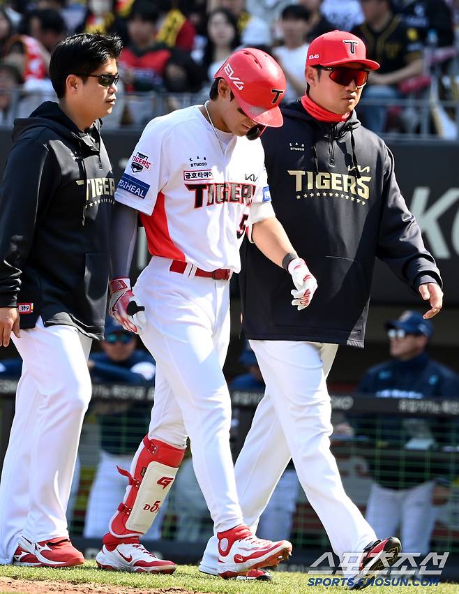 '아!' 챔필에 탄식이 터졌다, 김도영 개막전 부상 교체