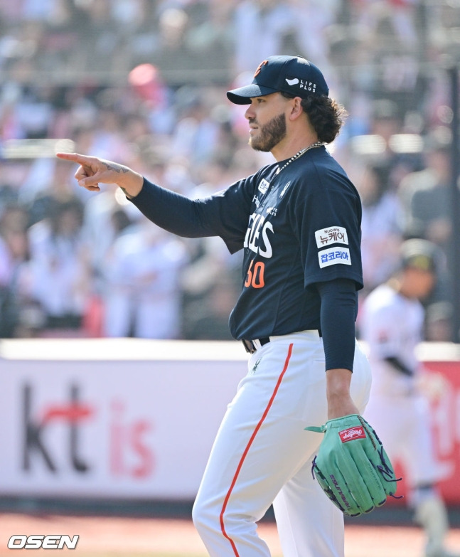 '이 맛에 질렀다' 심우준 결승타! 한화 개막전 4연패 흑역사, 50억 FA가 끝냈다... KT에 4-3 역전승 [수원 현장리뷰]