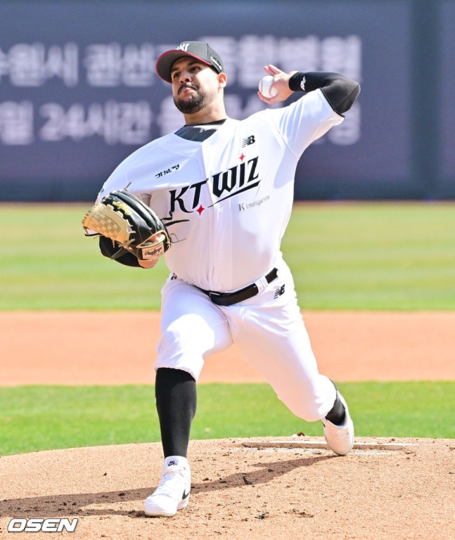 '이 맛에 질렀다' 심우준 결승타! 한화 개막전 4연패 흑역사, 50억 FA가 끝냈다... KT에 4-3 역전승 [수원 현장리뷰]