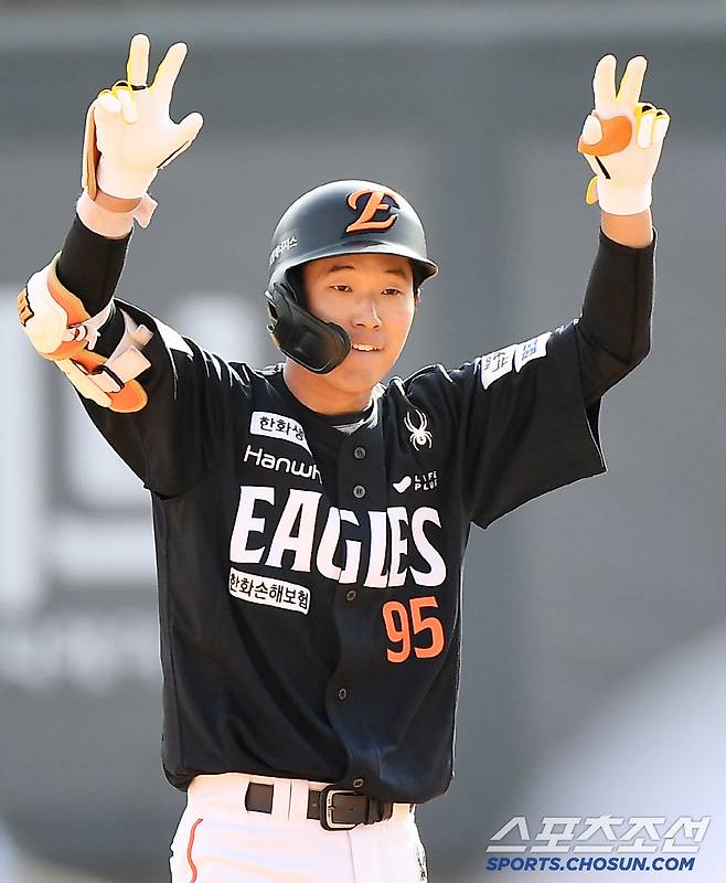 '누가 50억 오버페이라 했나' 화끈한 FA 이적 신고식...한화, KT 개막전 '짜릿한 역전승' [수원 현장]