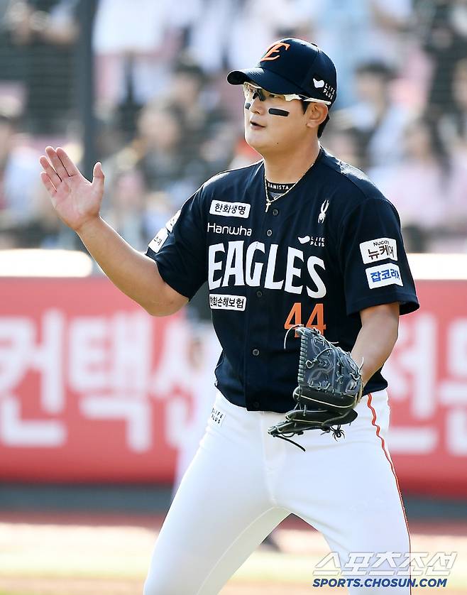 '누가 50억 오버페이라 했나' 화끈한 FA 이적 신고식...한화, KT 개막전 '짜릿한 역전승' [수원 현장]