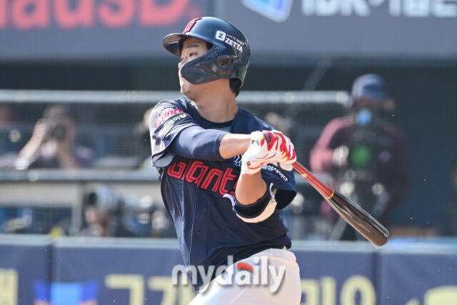 'KKKKKKKK' 이것이 ML 20승 투수의 클래스…'롯데 마운드 폭격' LG, 2만3750명 관중 앞 '개막전 완승' [MD잠실]