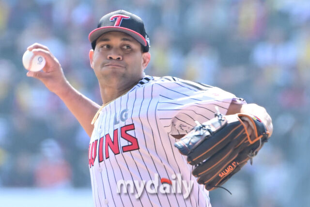 'KKKKKKKK' 이것이 ML 20승 투수의 클래스…'롯데 마운드 폭격' LG, 2만3750명 관중 앞 '개막전 완승' [MD잠실]