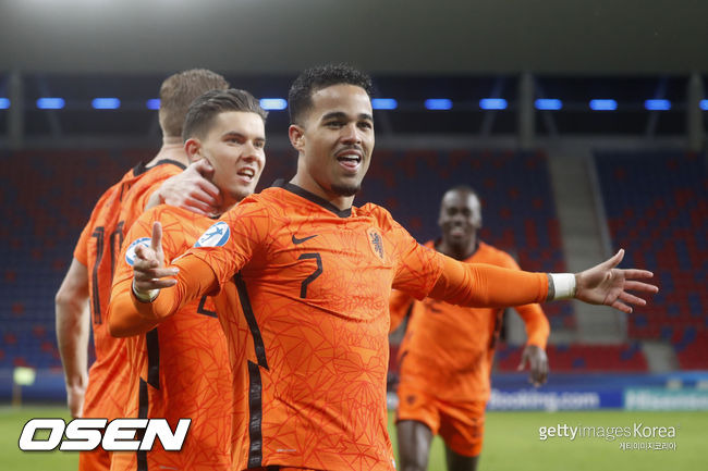 '배은망덕' 토트넘, 신태용 밀어낸 감독 아들 데려와서 손흥민 대체 시도