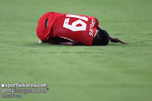 '홍명보호와 판박이 행보!' 한때 韓 감독 유력 후보 논란 터졌다...부상 위험 선수 투입 및 강행 압박→데이비스, 에이전트의 폭로