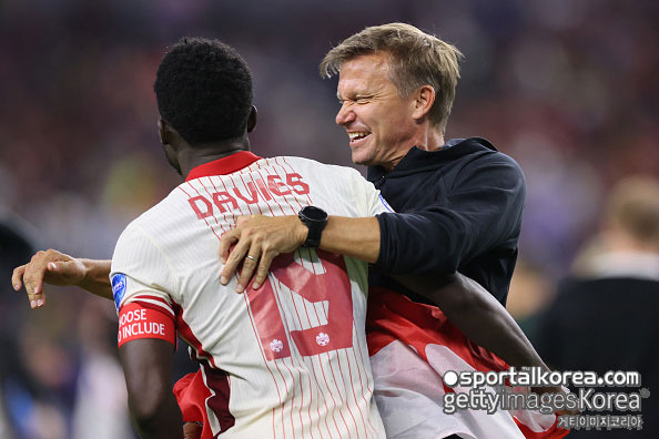 '홍명보호와 판박이 행보!' 한때 韓 감독 유력 후보 논란 터졌다...부상 위험 선수 투입 및 강행 압박→데이비스, 에이전트의 폭로