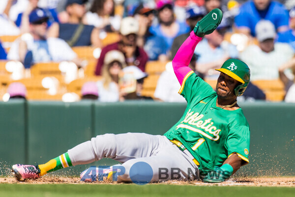 김혜성 또 설자리 없어진다… 다저스, '67도루' 도루왕 영입