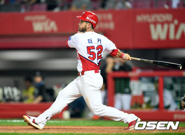이런 초대형 거포가 한국 오고 싶어 했다니…FA 최대어 떠오르나, 前 KIA 외인 동생 '4G 연속 홈런 폭주'