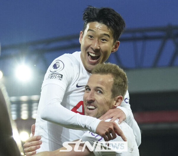 '손흥민 토트넘 잔류' 바이에른 뮌헨 이적 불발 분위기, '윙어 잔류 위해 연봉 삭감 결정'