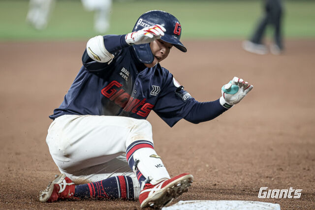 '50억 FA' 노진혁, '예비 FA' 박승욱도 해결 못한 롯데 유격수 고민, '04년생' 신예가 해답? OPS 1.583 무력 시위